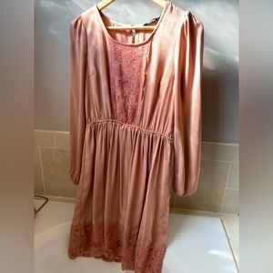 Doe & Rae Pink lace dress
